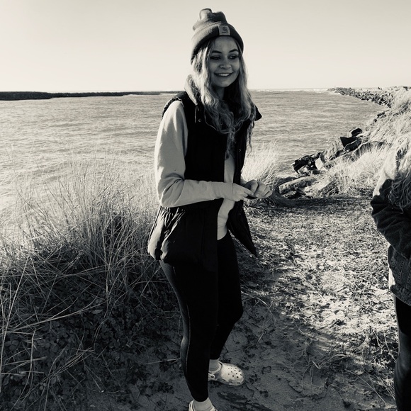 Meet your Posher, Addy - Picture 3 of 6